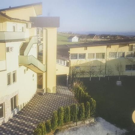 Gold Apartmani Kozarac Екстериор снимка